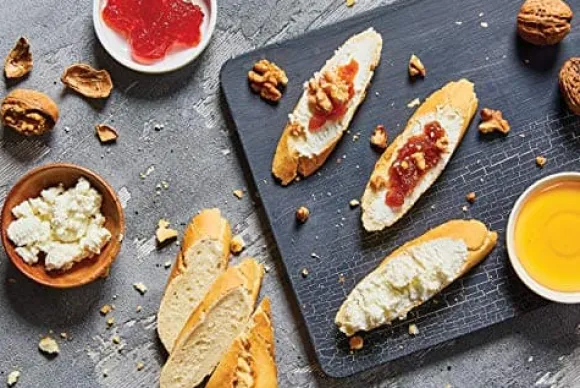 Borner Cheesemaker & Multimaker med fräscht lock, sikt salladsskål serveringsskål, gör din egen färskost hemma röd