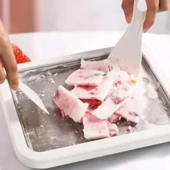 Hemmaglassrullmaskinset | Innehåller bricka och 2 skrapor för gör-det-själv mjukglass, gelato, sorbet - Vit