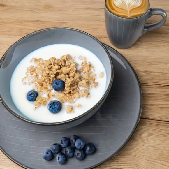 Högkvalitativ grå servis i 12 delar för frukost, lunch och middag - middagsservis frukostservis