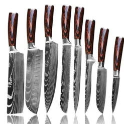 Japanska knivset med 8 Muteki-knivar i presentask. Högkolstål.