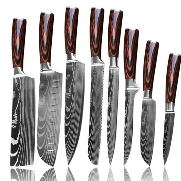 Japanska knivset med 8 Muteki-knivar i presentask. Högkolstål.