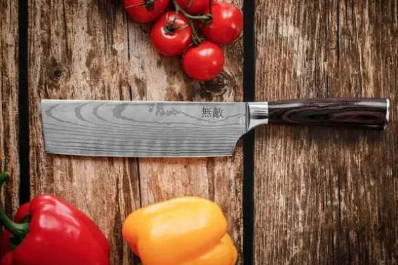 Japanska knivset med 8 Muteki-knivar i presentask. Högkolstål.