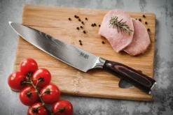 Japanska knivset med 10 Muteki-knivar i presentask. Högkolstål.