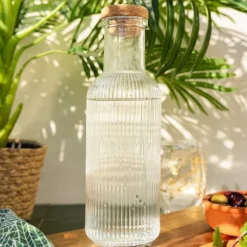 Karaff | NATIA | räfflad med propp, transparent | 1 l | 890999