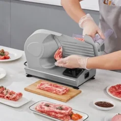 Köttskärare, 19,1 cm rostfritt stålblad, 0–1,5 cm justerbar tjocklek, elektrisk