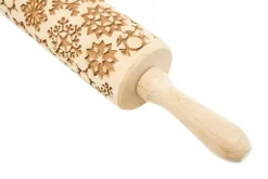 MoodForWood Träkavel, Graverad, 43 cm med Handtag, Perfekt för Bakning - Snöflingemönster