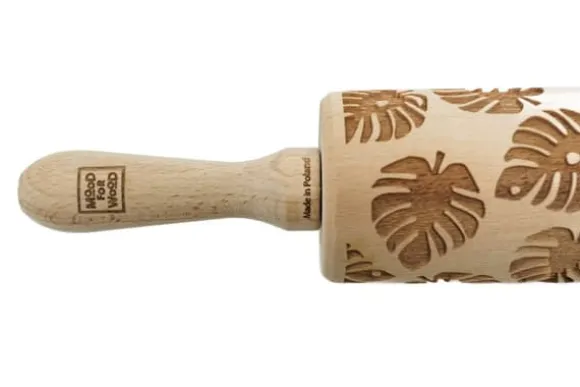 MoodForWood Träkavel, Graverad, 43 cm med Handtag, Perfekt för Bakning - Monstera Mönster