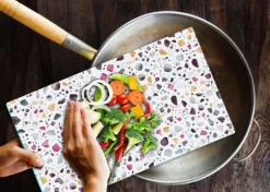 SKÄRBRÄDA I GLASPLATTA 52x30 MOSAIK