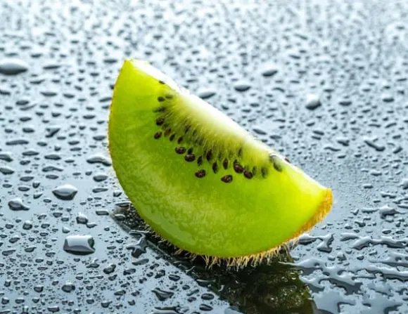SKÄRBRÄDA I GLAS 52x40 KIWI