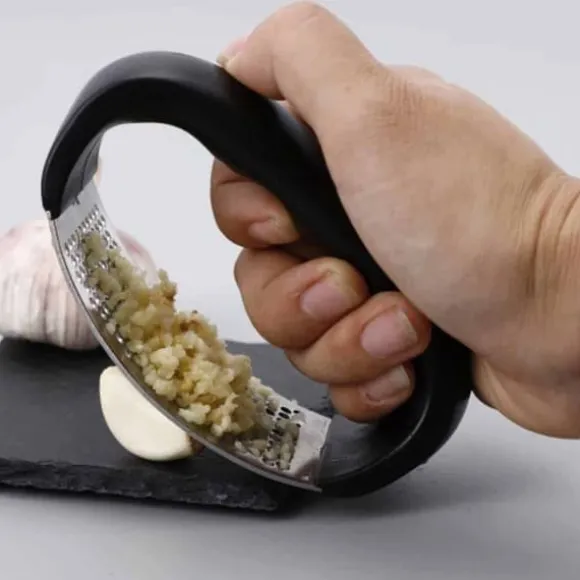 Vitlökspress i Stål – Garlic Press Handtag – Svart